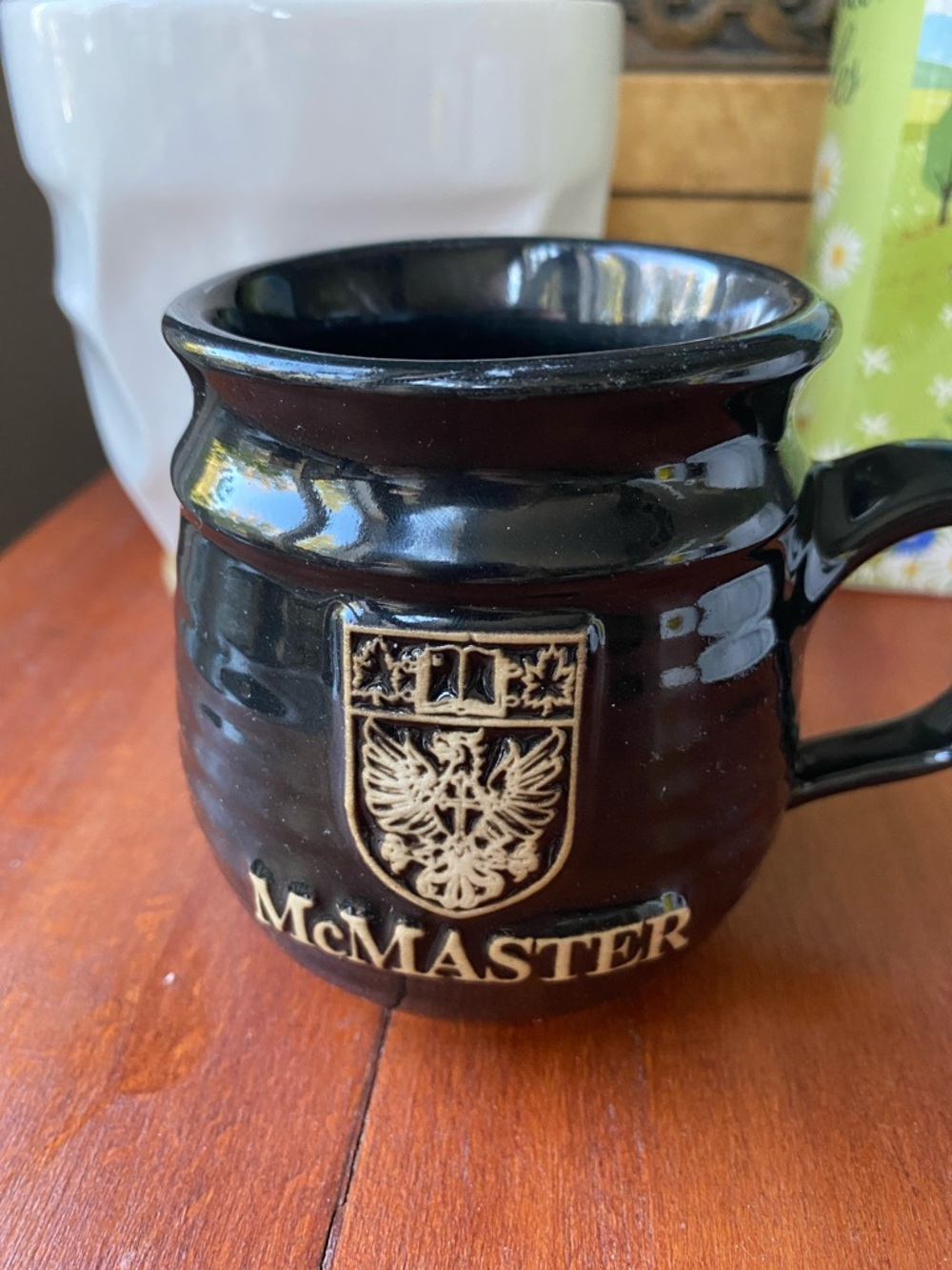 McMaster University 12 oz Coffee Tea Mug Black Crest Alumni Student Gift
